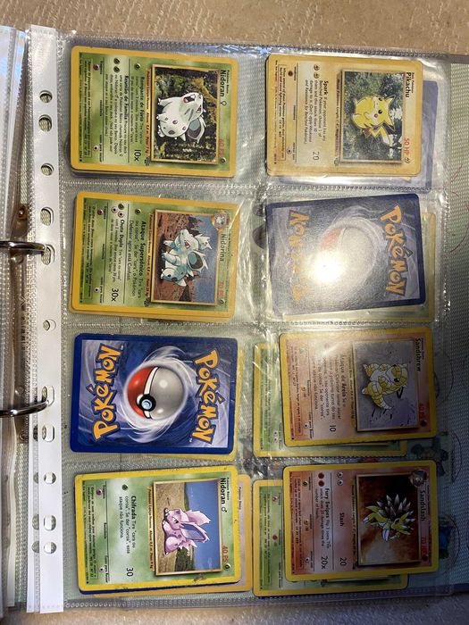 Várias cartas Pokemon -