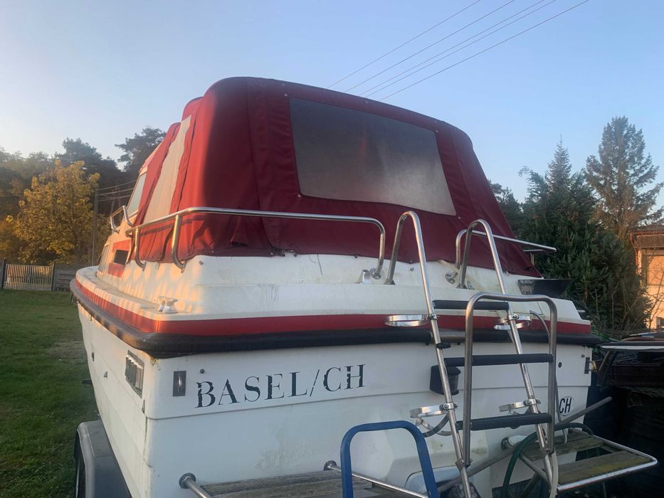 Łódz kabinowa Saga 25 Diesel