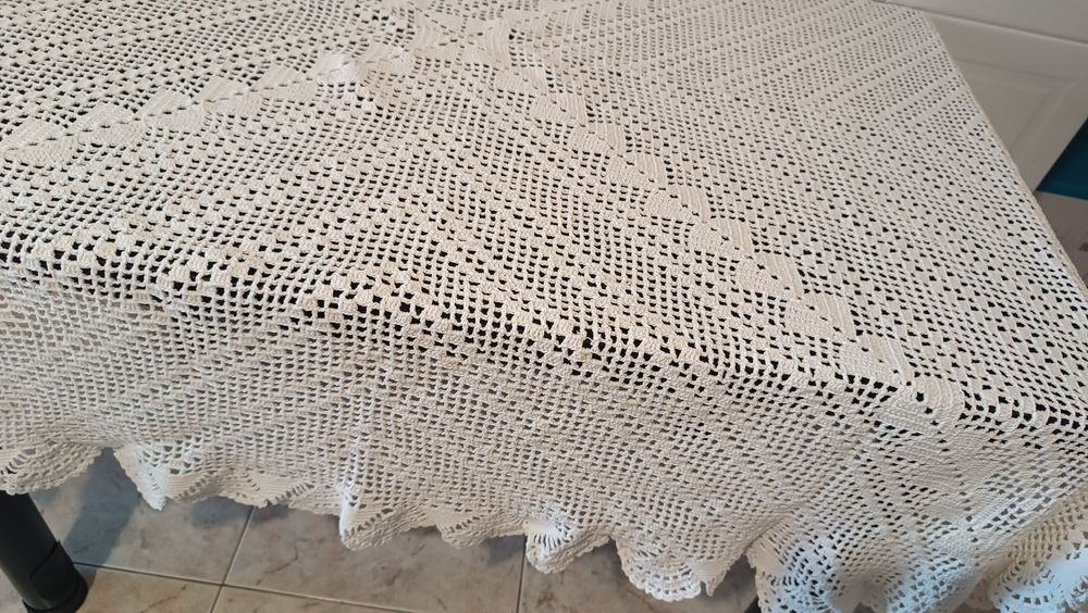 Toalha de renda feita à mão. Quadrada. 1,25 m *1,25 m