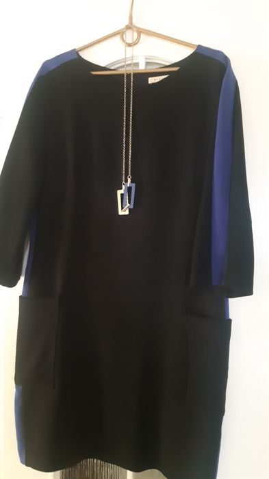 Шерстяне плаття з синіми вставками