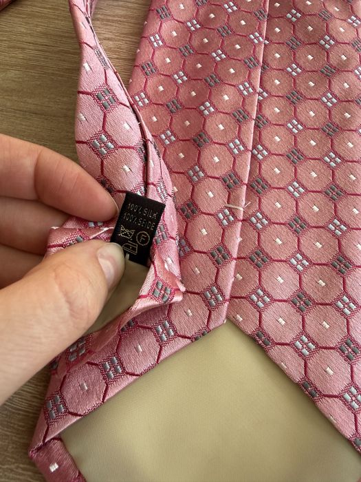 Nowy różowy  krawat jedwab włoski pierre funnell