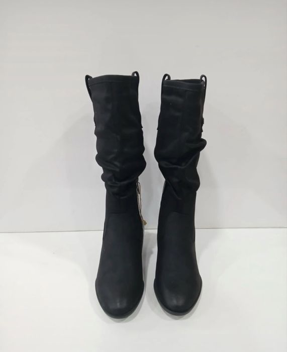 Botas cano alto novas, Mustang tamanho 36