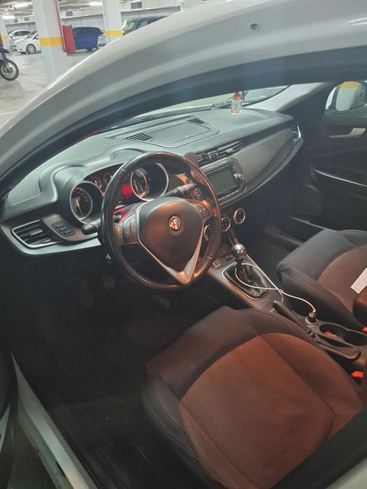 Carro Alfa Romeo Giulietta