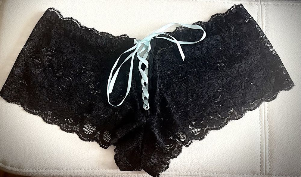 Damskie majtki koronkowe