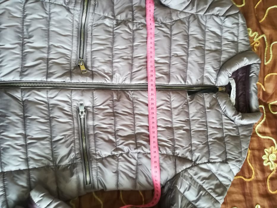 Продам демі курточку