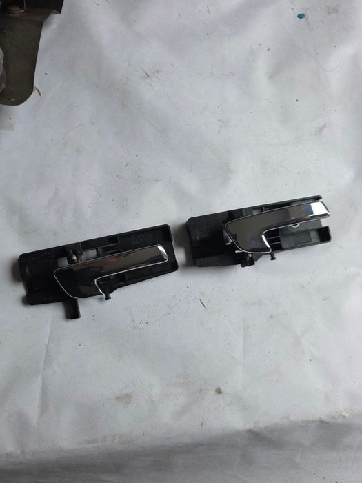 Ручки дверей внутрішні (права сторона) AR159 300грн/шт