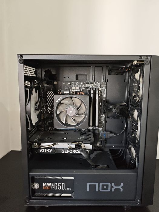 Torre 4060/Ryzen 7 7700