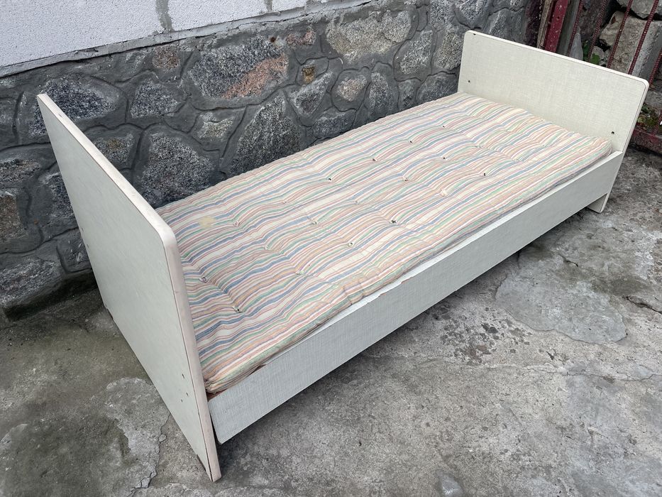 Детские кроватка практически новая и прочее