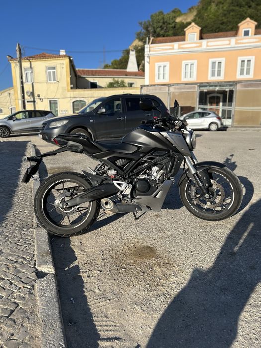 Honda CB 125r.