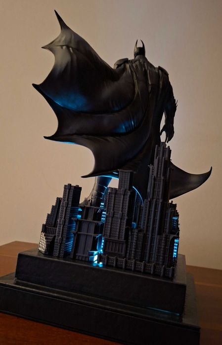 Estatueta Batman Arkham Knight