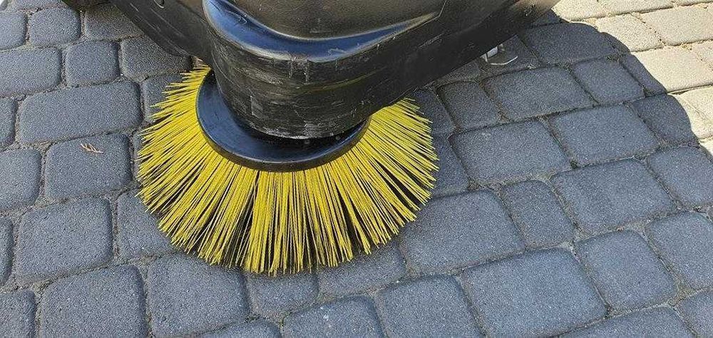 Zamiatarka KARCHER KM 85/50 W Bp BATERYJNA