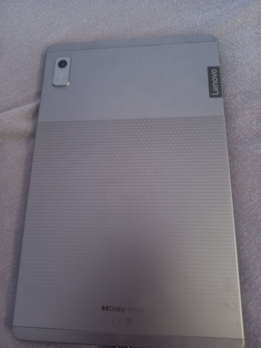 Tablet Lenovo tab m9 z etui i iphone 16pro podróbka z etui w gratsie