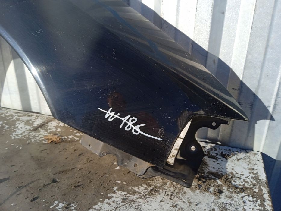 Mitsubishi Colt V Błotnik Prawy Przód