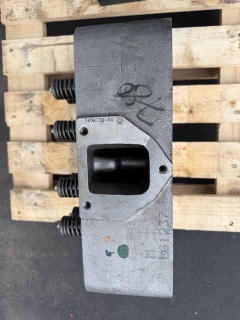 nowa głowica do silnika CUMMINS KOMPLETNA