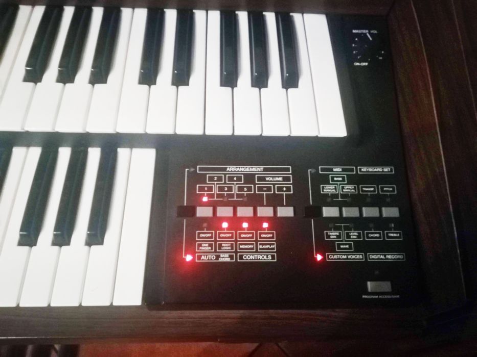 Órgão Elka C-92 em muito bom estado