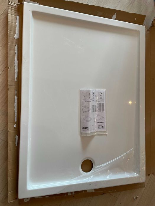 Brodzik Roca GRANADA FLAT 120x90 z syfonem – płaski i stylowy