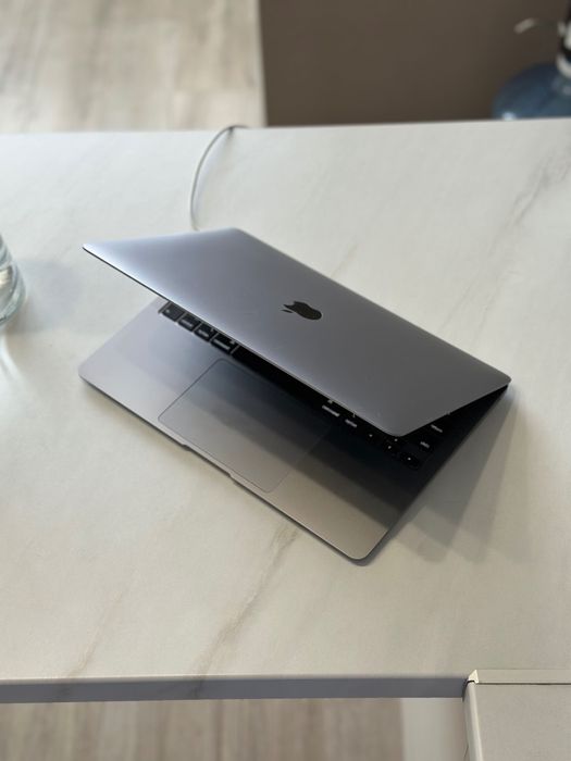 MacBook Air 2020 i3