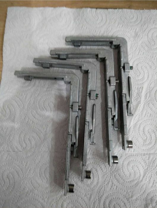 Narożnik z blokadą klamki