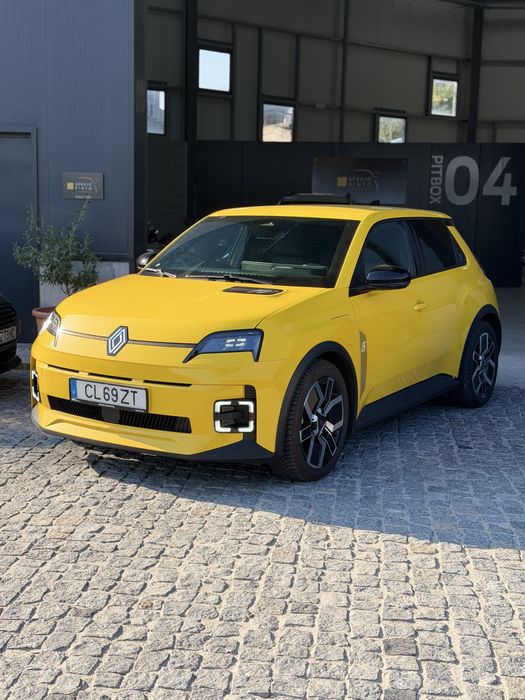 Renault R5 TECHNO 150 confort range