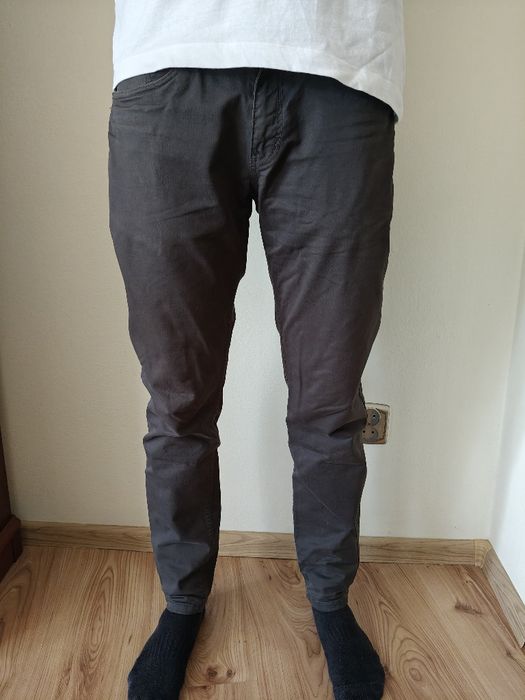 Spodnie jeansy r 31.