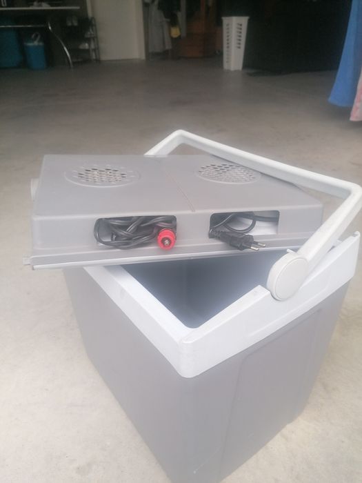 Vendo mala  de viagem mala frigorífica elétrica  e geladeira