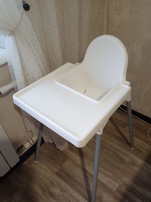 Стілець для годування