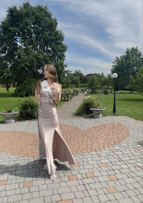 Сукня на випускний