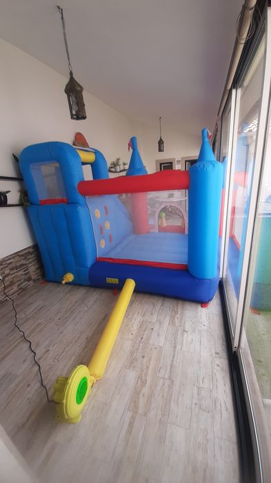 Vendo Insuflável castelo outsunny