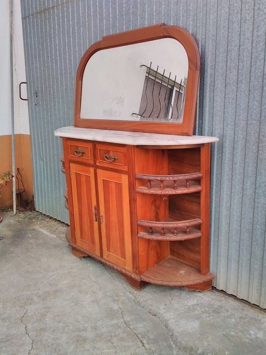 Mobiliário de átrio de entrada.