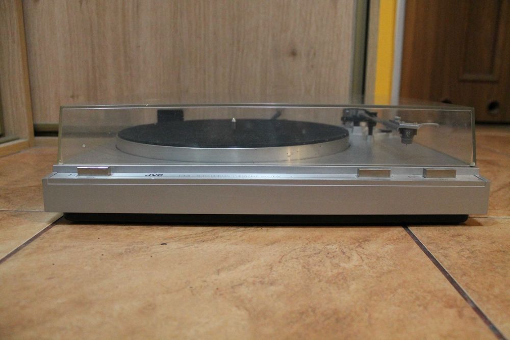 Gramofon JVC L-A 21