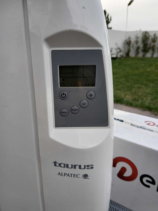 Aquecedor Emissor Térmico TAURUS TALLIN 900 (900 W)