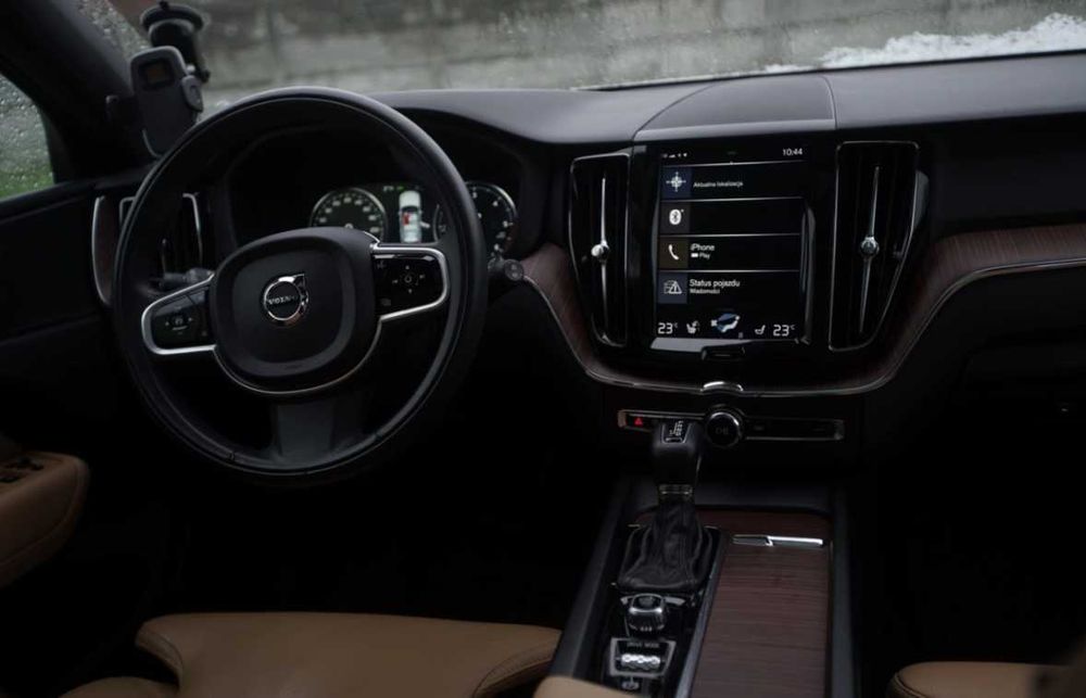 Volvo XC-60 2019 року