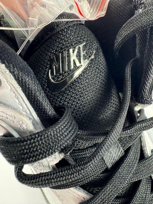 Nowe sneakersy unisex W NIKE DUNK HIGH białe srebrne 41