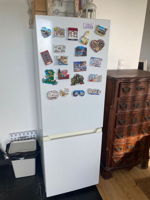 Frigorífico combinado Kunft 143cm -175L