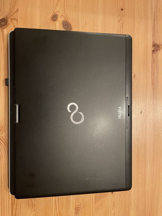 Laptop Fujitsu Lifebook T901 z funkcją tablet