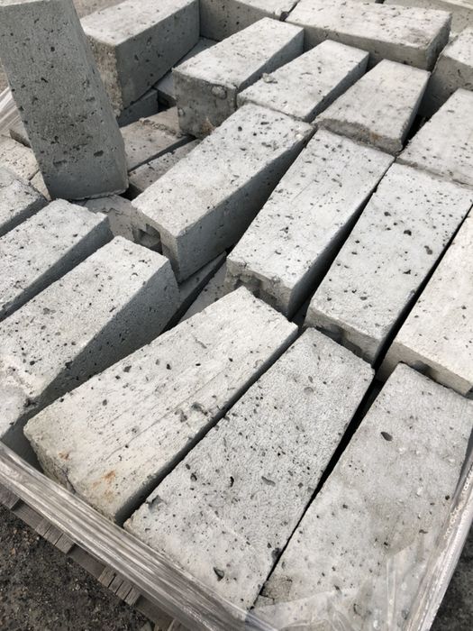 Słupki paliki pęczki Graniczne Graniczniki pożądny Beton