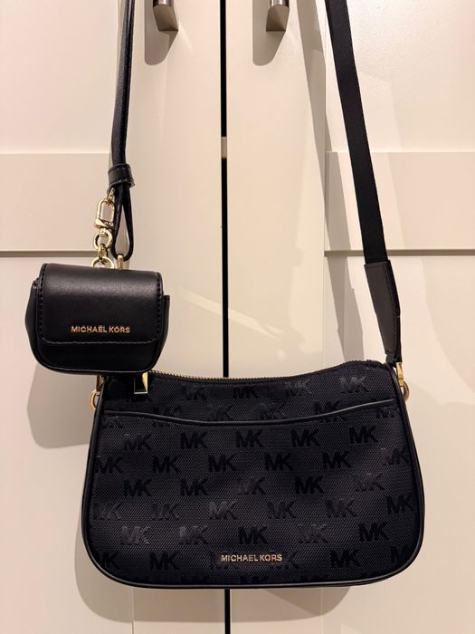 Torebka Michael Kors czarna z zawieszką