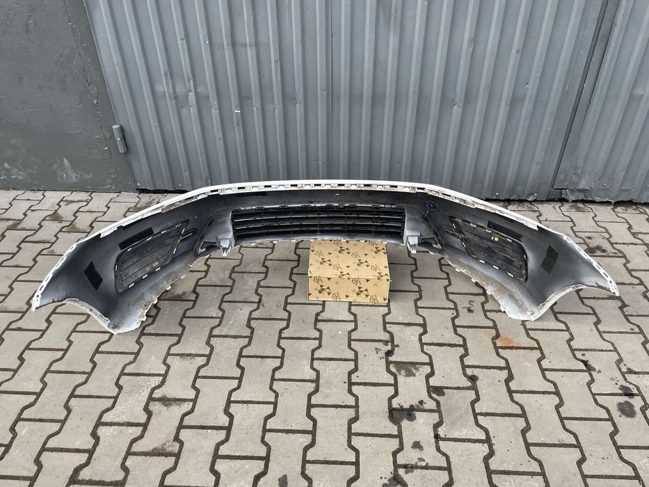 Бампер передній Volkswagen Caddy 2k5 оригінал