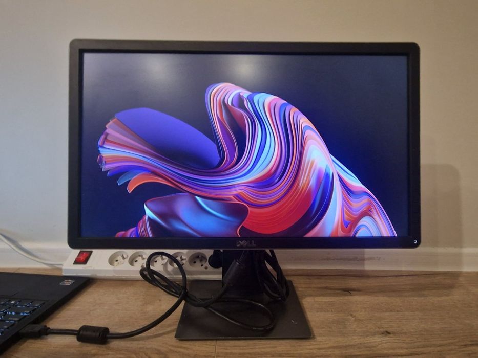 Monitor DELL 22" IPS Full HD | PIVOT | Stan idealny | Super kolory