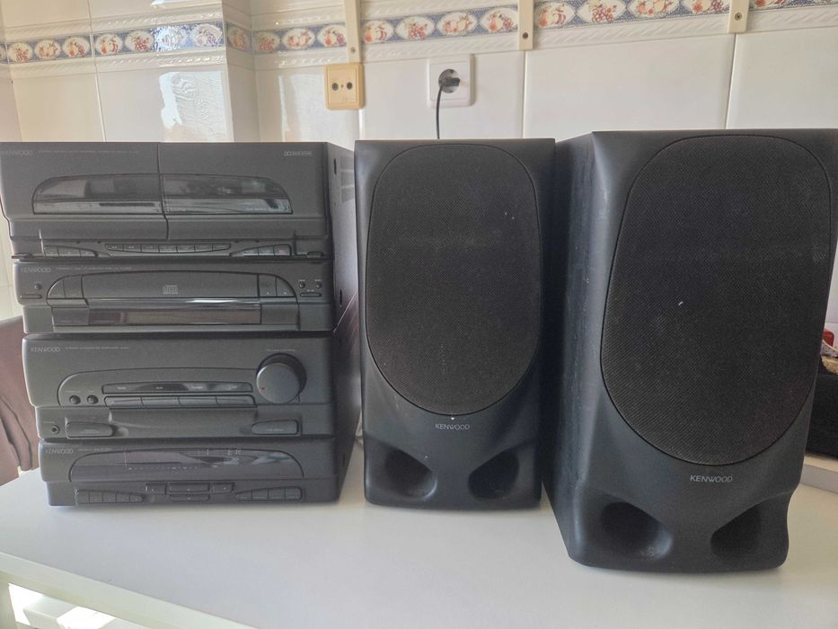 Aparelhagem Kenwood com colunas — não funciona