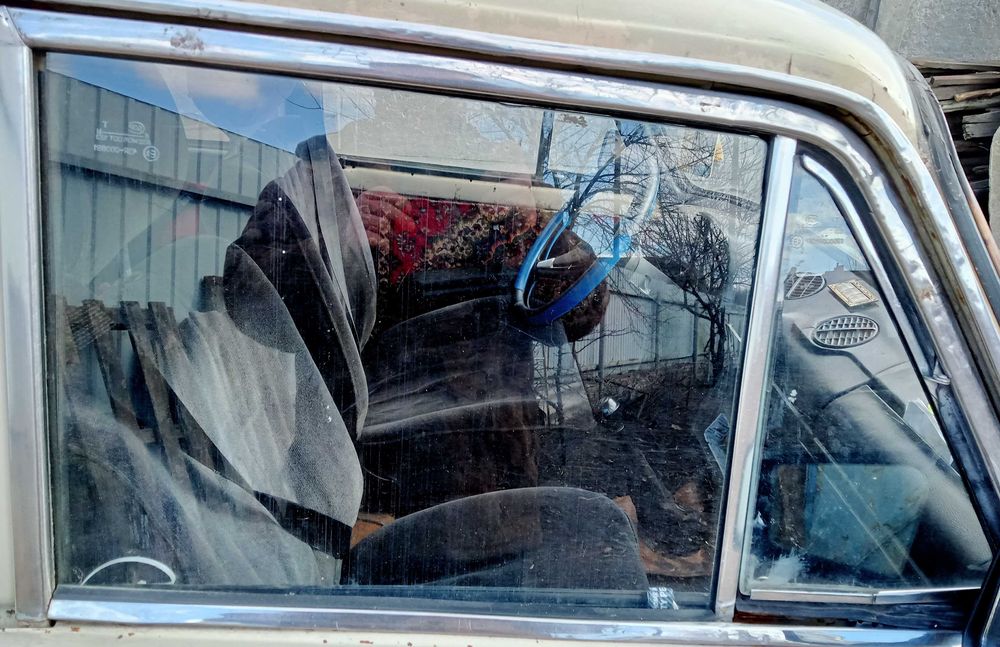 Стекло двери ВАЗ 01-07 , форд сиеру , скорпио , ПАССАТ . б/у