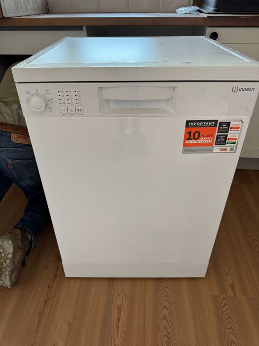 Máquina de Lavar Loiça Indesit nova