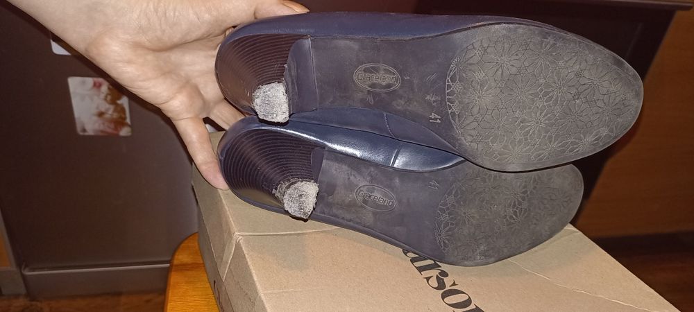 Granatowe buty na obcasie 41 graceland