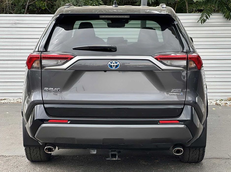 Toyota RAV4 XSE      2021