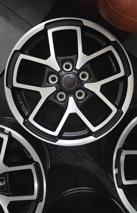 Nowe oryginalne  felgi 17 cali jeep wrangler / grand cherokee