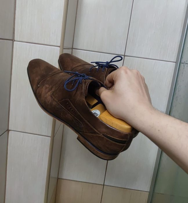 Buty obuwie 43 Bugatti brązowe kremowe naturalna skóra niskie e