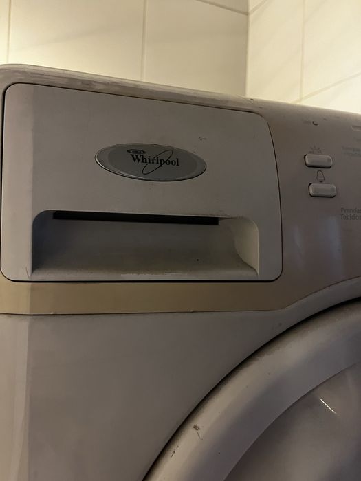 Maquina secar roupa *avariada*