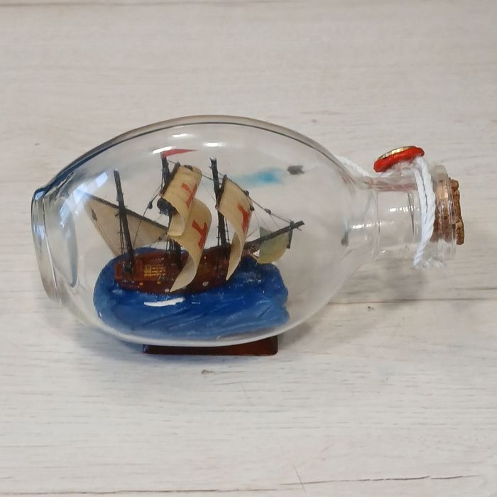 Zabytkowy żaglowiec w butelce .Vintage z lat 60. XX w.