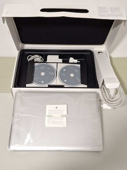 MacBook Pro Ecrã 13,3'' | i5 2,5Ghz | SSD 256G | 6 Gig RAM | impecável