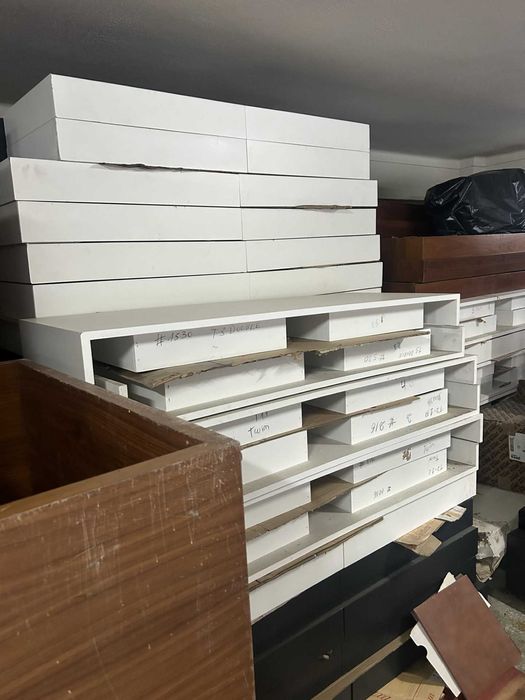 Vende-se conjunto de móveis em Madeira